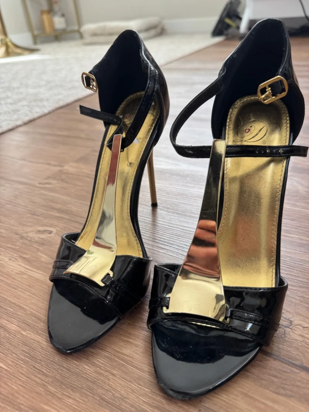 Wild Diva Black Patent Heels with Gold T-Bar Accent - Picture 3 of 11